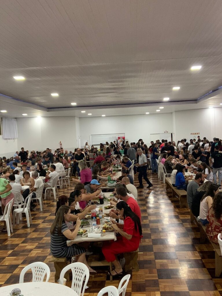 Jantar da Mandioca é realizado com sucesso em São José do Cedro