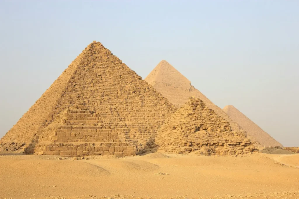 piramides 1 1536x1024 1 1