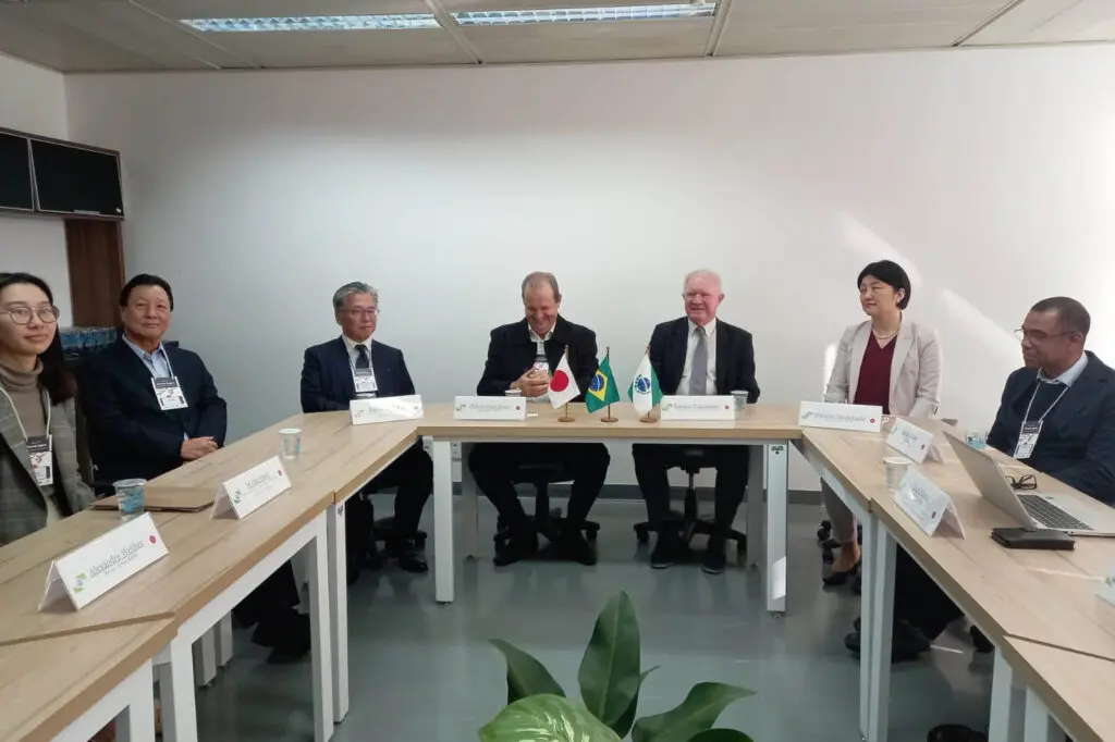Paraná firma acordo para intercâmbio de estudantes com universidade do Japão 6 5