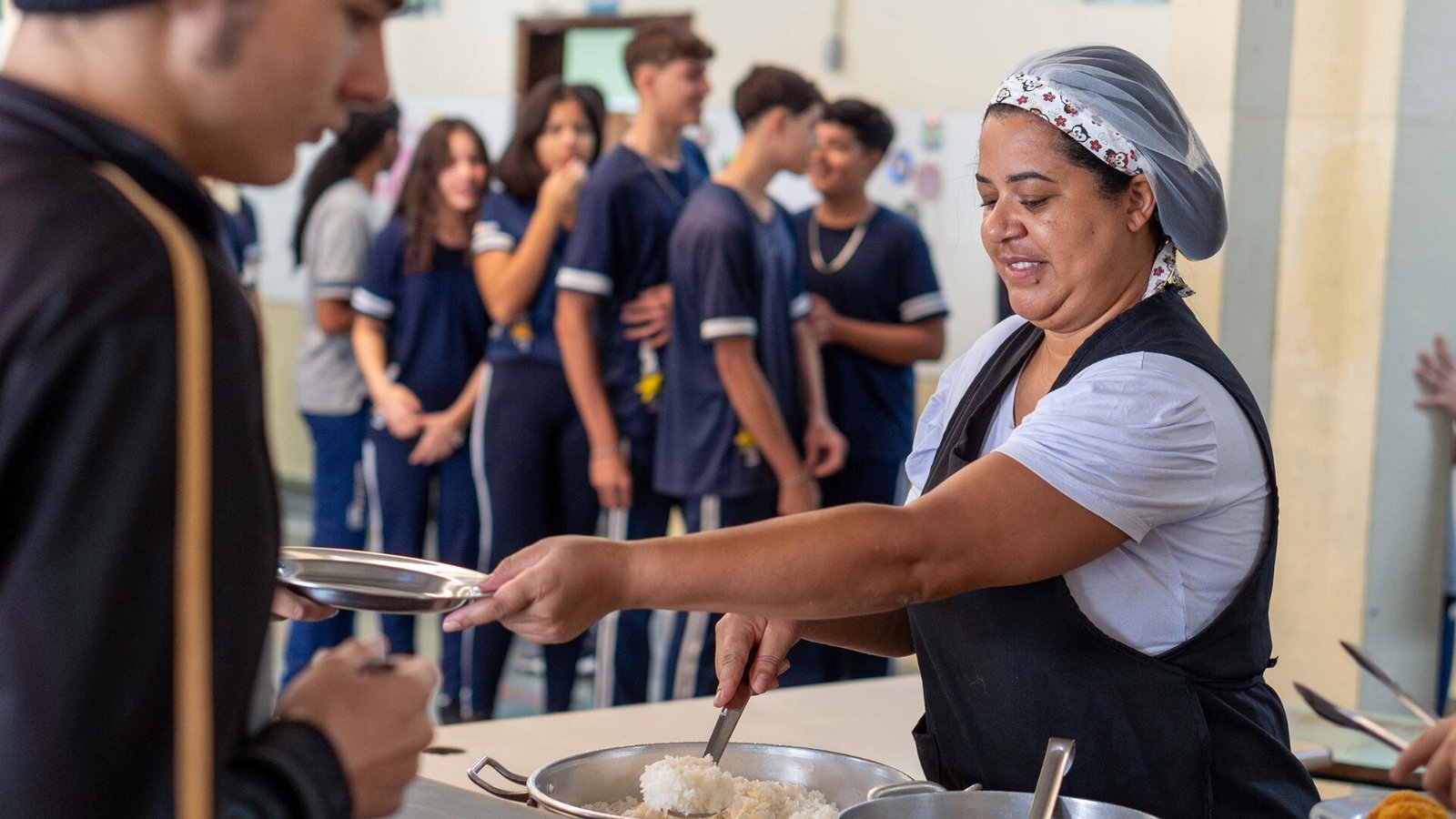 Arroz e feijão orgânicos transformam a alimentação escolar no Paraná