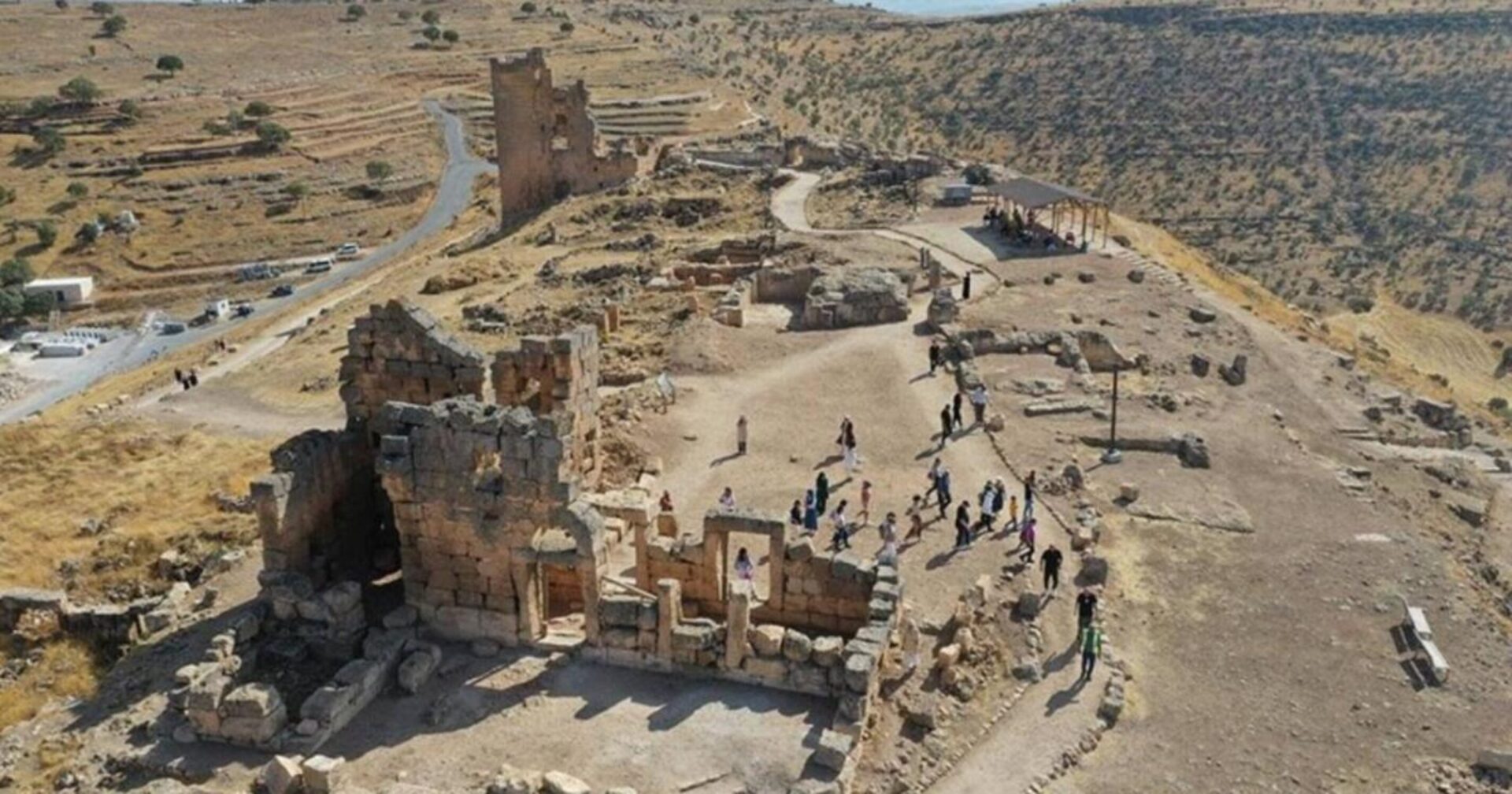 Ruínas de templo de Mitras de 1.900 anos descobertas na Turquia