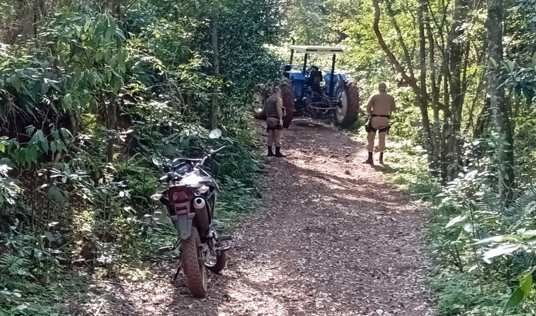 Em ação rápida PM recupera trator furtado no interior de Guarujá do Sul