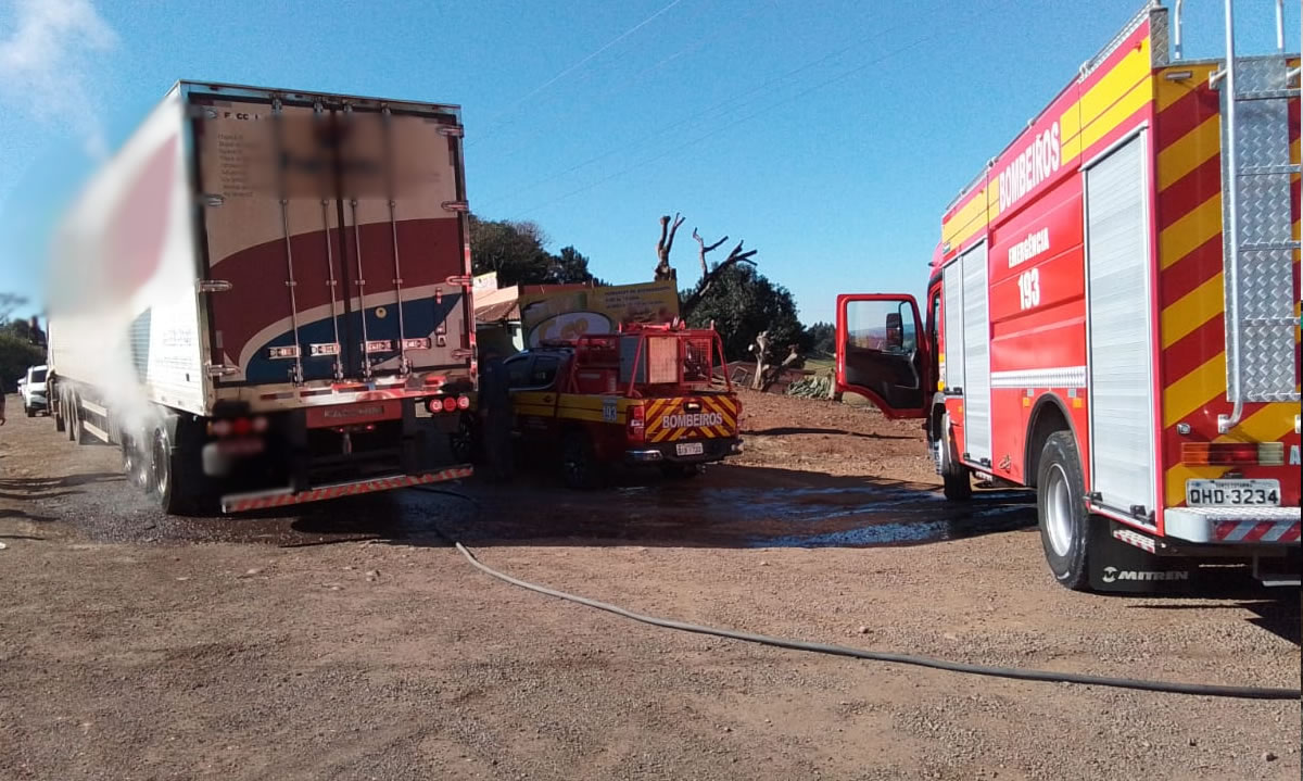 Princípio de incêndio em carreta mobiliza bombeiros na BR 163