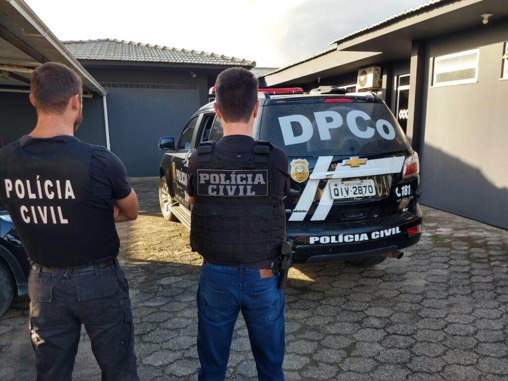 Homem estava com um mandado de prisão preventiva em aberto. Segundo a polícia ele possui histórico de múltiplos crimes