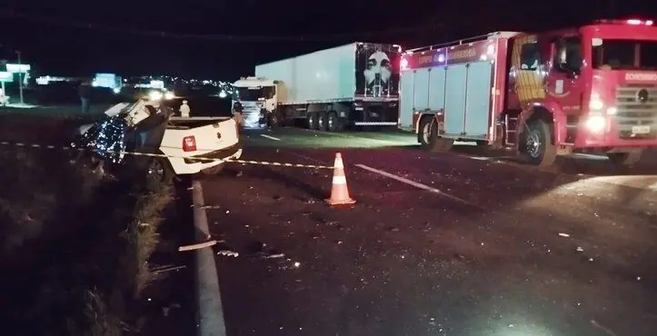 O grave acidente ocorreu na madrugada deste sábado na PR 280