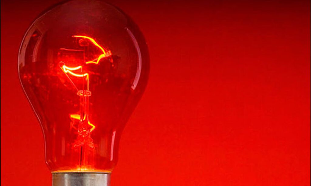 Conta de luz fica mais cara em outubro com bandeira vermelha, decide Aneel
