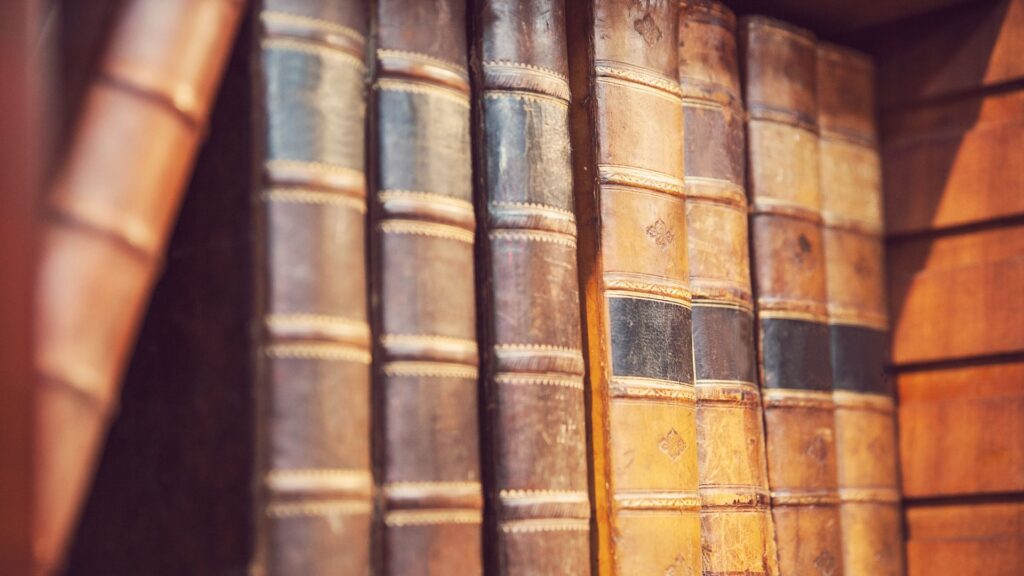 10 edições literárias raras e valiosas que se tornaram verdadeiros tesouros