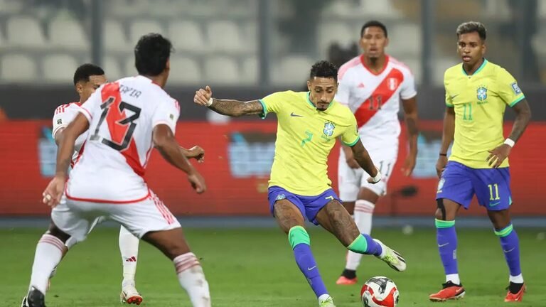 Brasil enfrenta o Peru em busca de vitória nas Eliminatórias 2026