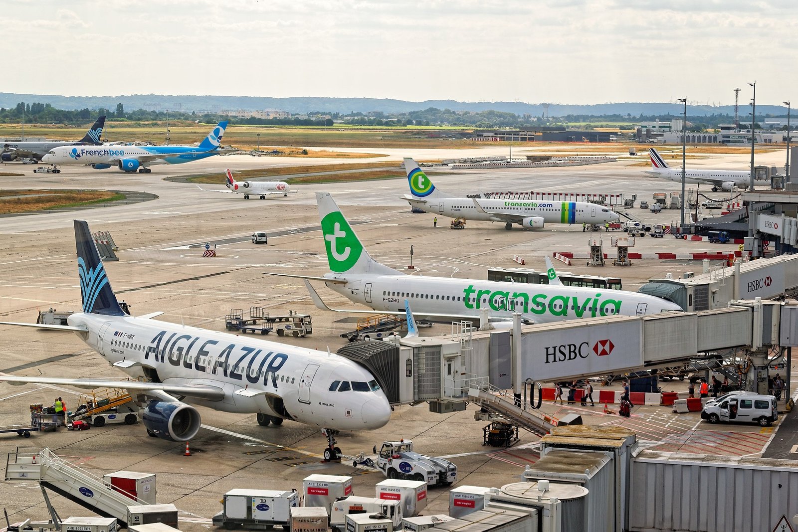 Como nasceu o avião e o primeiro voo comercial da história