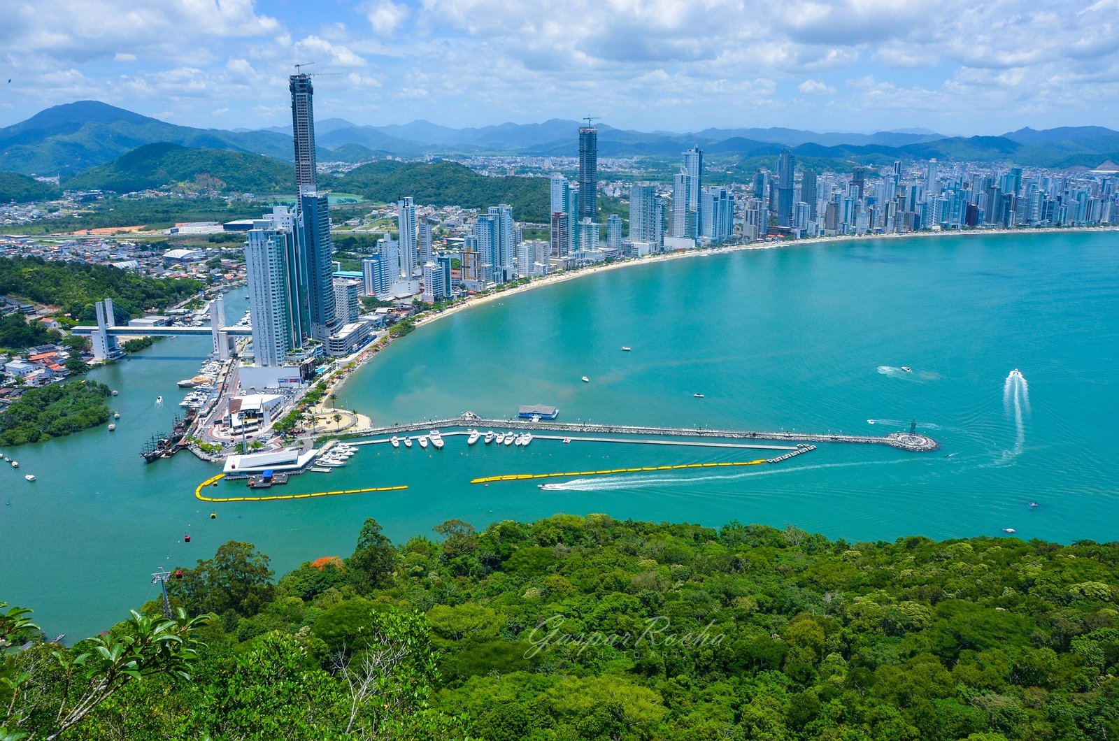 Os maiores edifícios de Santa Catarina impressionam pela altura e luxo