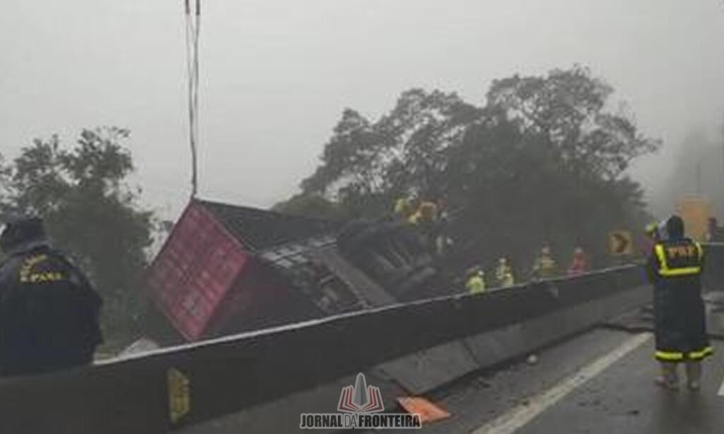 Vítimas de acidente entre Van e carreta ocorreu na BR-376. Atletas eram do RS voltavam de competição de remo em São Paulo