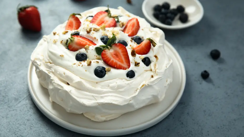 Receita de pavlova deliciosa para adoçar o Natal de 2024 2 pavlova