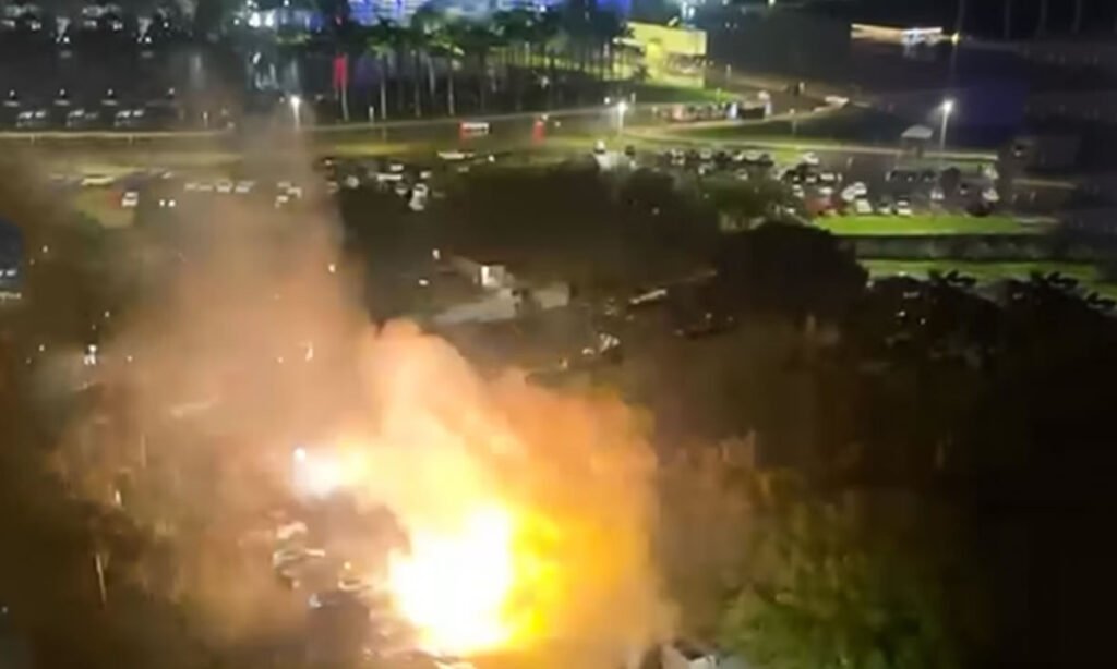 Artefatos foram detonados em um carro no estacionamento do Anexo IV da Câmara dos Deputados e em frente ao STF. Um homem morreu