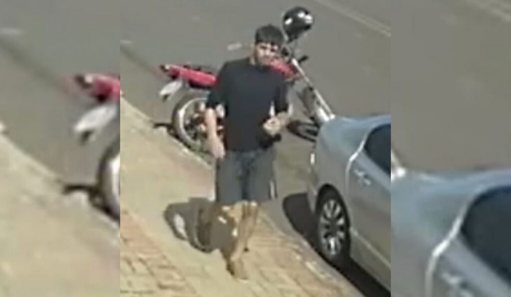 Motocicleta é furtada em plena luz do dia em Dionísio Cerqueira 2 A motocicleta furtada havia sido deixada em frente a um estabelecimento com a chave na ignição