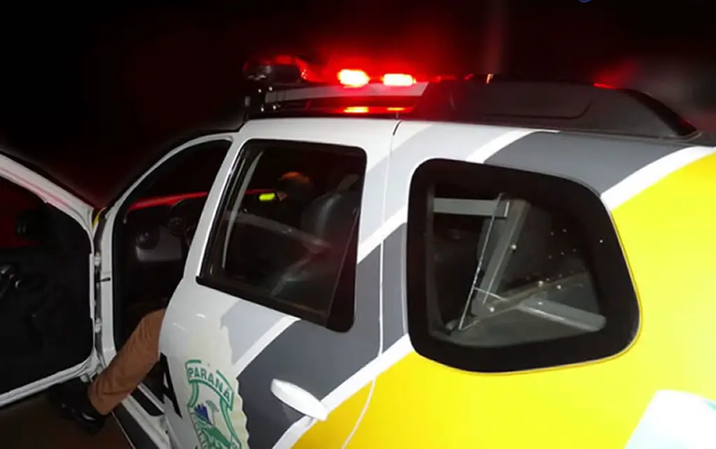Entregador tem motocicleta roubada no Bairro Alvorada, em Barracão 2 Ladrões teriam pedido um lanche e ao chegar ao local o entregador teve a motocicleta roubada
