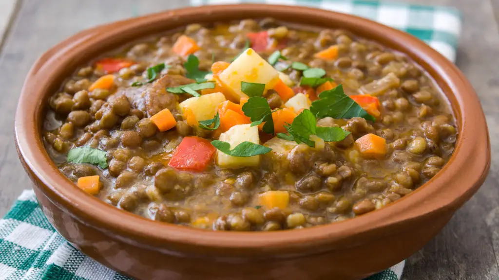 Receita de sopa de lentilha com especiarias deliciosa para final de ano 2 sopa de lentilha