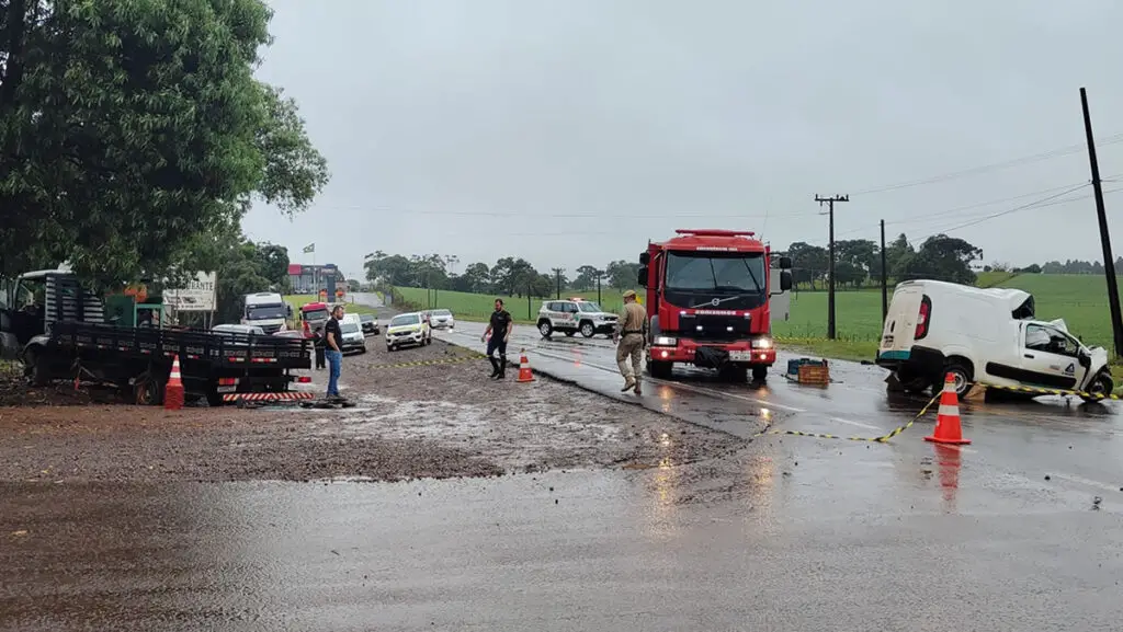 Servidor da Casan morre em grave acidente na SC 160 3 Acidente ocorreu na manhã desta segunda-feira. A Casan emitiu uma nota lamentando a morte do servidor
