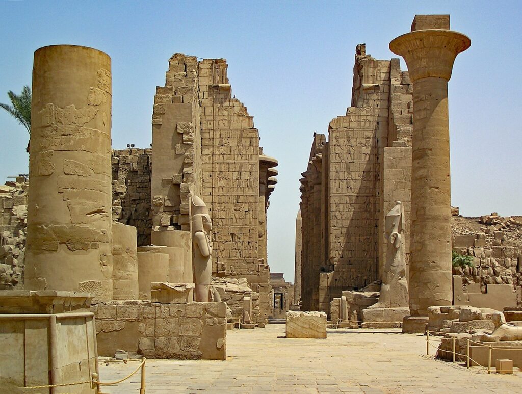 O grandioso Templo de Karnak e seu legado eterno da civilização egípcia 3 karnak 2303628 1920