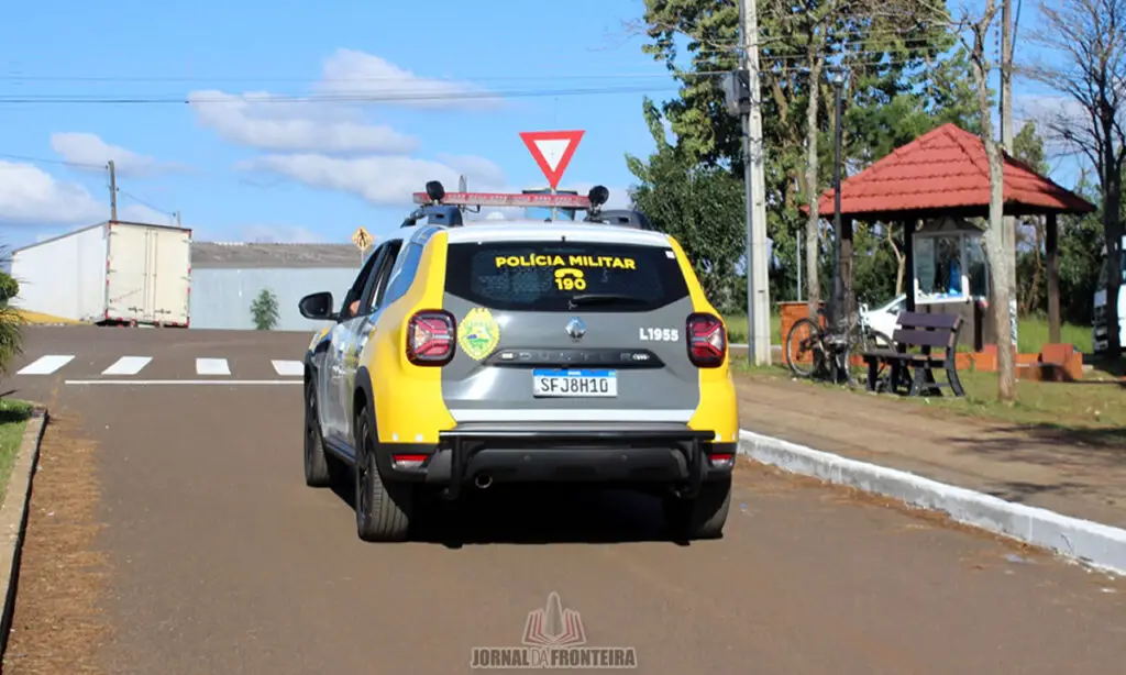 Motociclista armado atira em homem e foge para a Argentina 2 O motociclista teria se aproximado da vítima e pedido informação, quando sacou a arma e atirou