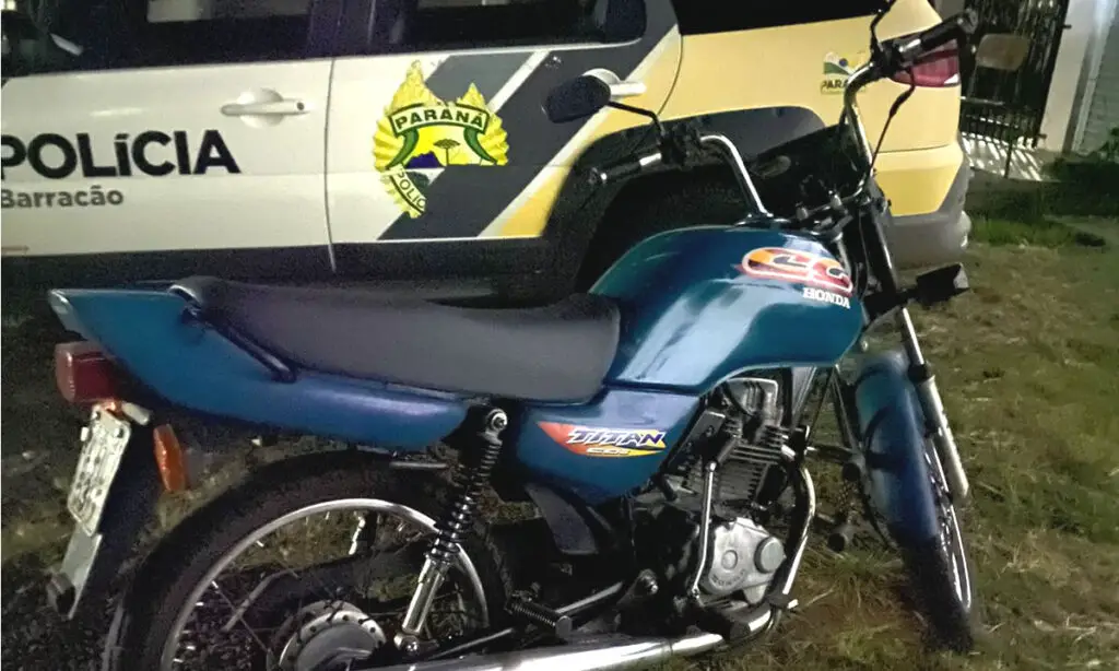 PM de Barracão recupera motocicleta furtada em Francisco Beltrão 2 Motocicleta havia sido furtada em 05 de janeiro no município de Francisco Beltrão