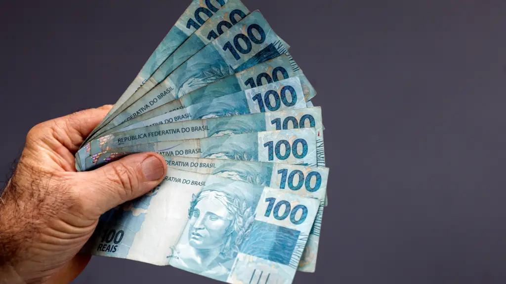 Imposto de Renda 2025, quem deve declarar? 2 Saiba quem deve declarar o Imposto de Renda 2025, os prazos e como evitar multas.