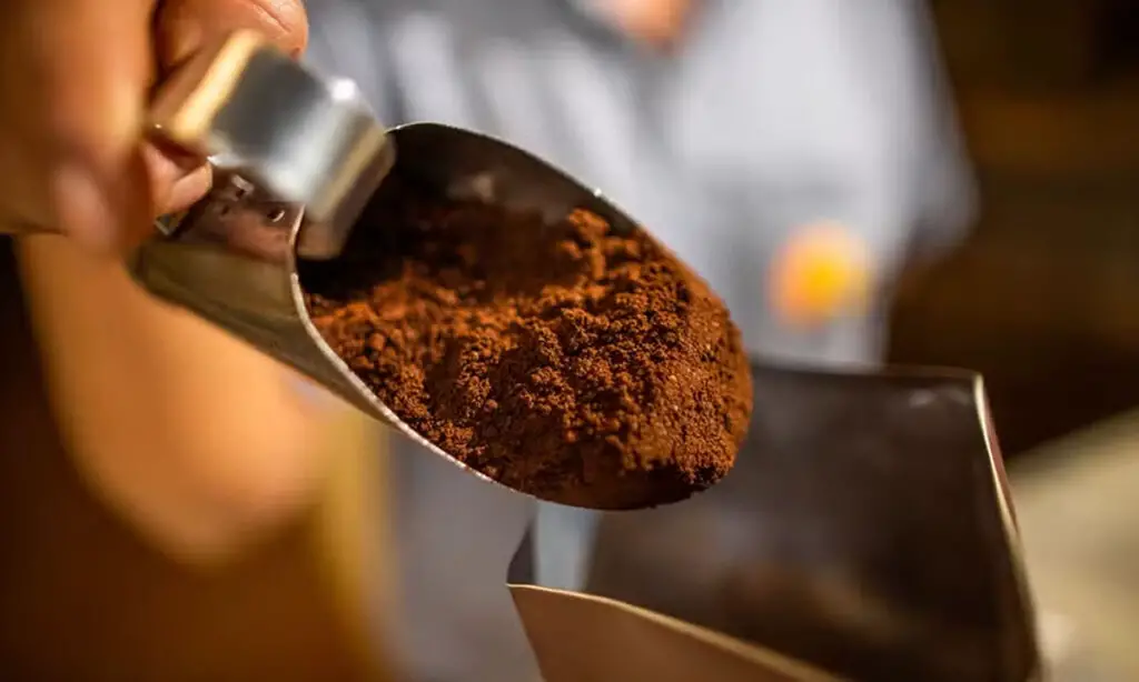 Café pode ficar até 25% mais caro nos próximos 2 meses 2 Indústria disse que ainda não repassou toda a alta da matéria-prima ao consumidor. Valor do café, vai continuar subindo nos próximos 2 meses