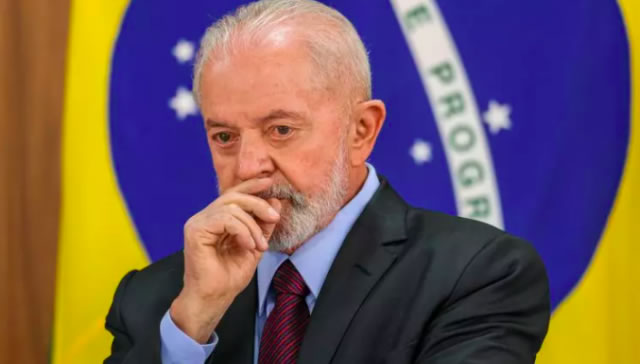 Lula demite ministra da Saúde, Nísia Trindade, e Padilha assume pasta 2 Depois de semanas de especulação de uma eventual saída da ministra, Lula bateu o martelo e decidiu substituí-la