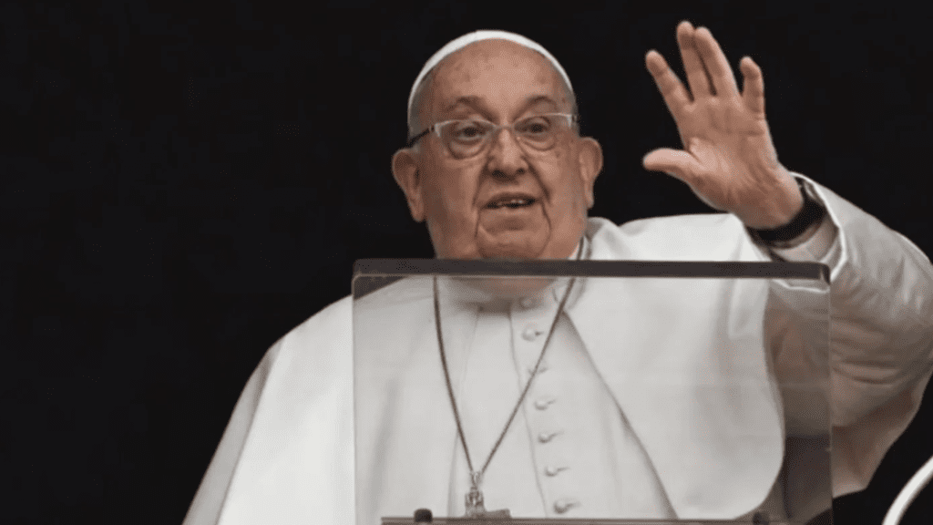 Papa Francisco recebe alta após mais de 1 mês internado em Roma 15 Após 38 dias internado para tratar uma pneumonia, o Papa Francisco recebe alta e agradece aos fiéis. Saiba detalhes sobre sua recuperação e próximos passos no Vaticano.