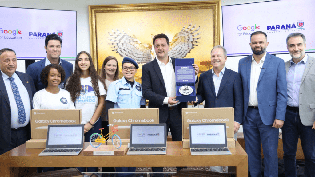 Paraná avança no ensino digital com distribuição de 32 mil Chromebooks para as escolas da rede estadual