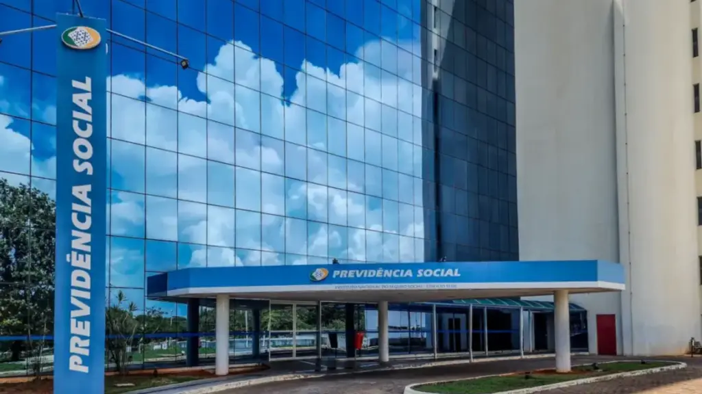 Benefícios do INSS concedidos entre 2002 e 2009 serão revisados 2 INSS revisará benefícios por incapacidade e pensões por morte concedidos entre 2002 e 2009. Veja se você tem direito e como consultar