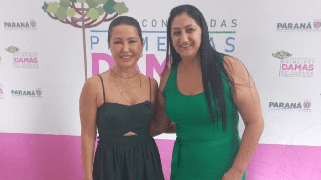 Lorizete Surdi participa do 16º encontro das primeiras-damas do Paraná 2 O encontro que reuniu 130 primeiras-damas fortalece o diálogo entre Estado e municípios