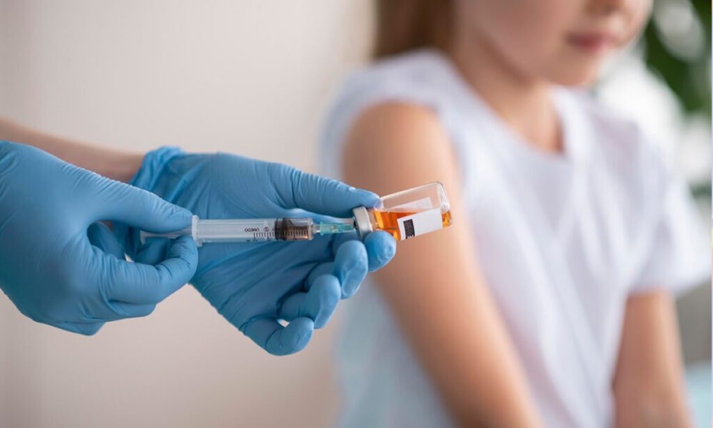 Pais que não vacinarem filhos contra a Covid-19 podem ser multados, decide STJ 3 Os pais que se recusarem a vacinar seus filhos contra a covid-19 podem ter que pagar uma multa, prevista no artigo 249 do ECA