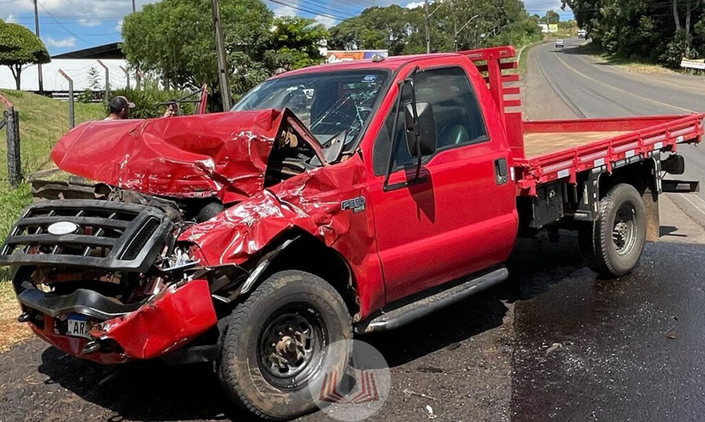 O acidente ocorreu no início da tarde desta quinta-feira. Segundo os socorristas o homem sofreu um ferimento na cabeça