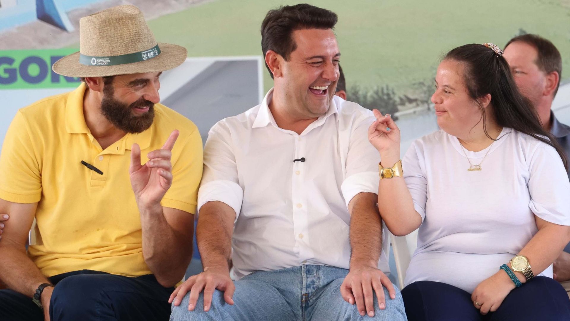 Ratinho Junior inaugura nova APAE de Flor da Serra do Sul