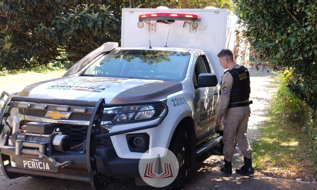 Identificados jovens encontrados mortos dentro de casa no Centro de Barracão 5 Os jovens foram encontrados já sem vida na manhã desta segunda-feira. As vítimas foram identificadas como sendo Francieli Kersting e Mateus Maia