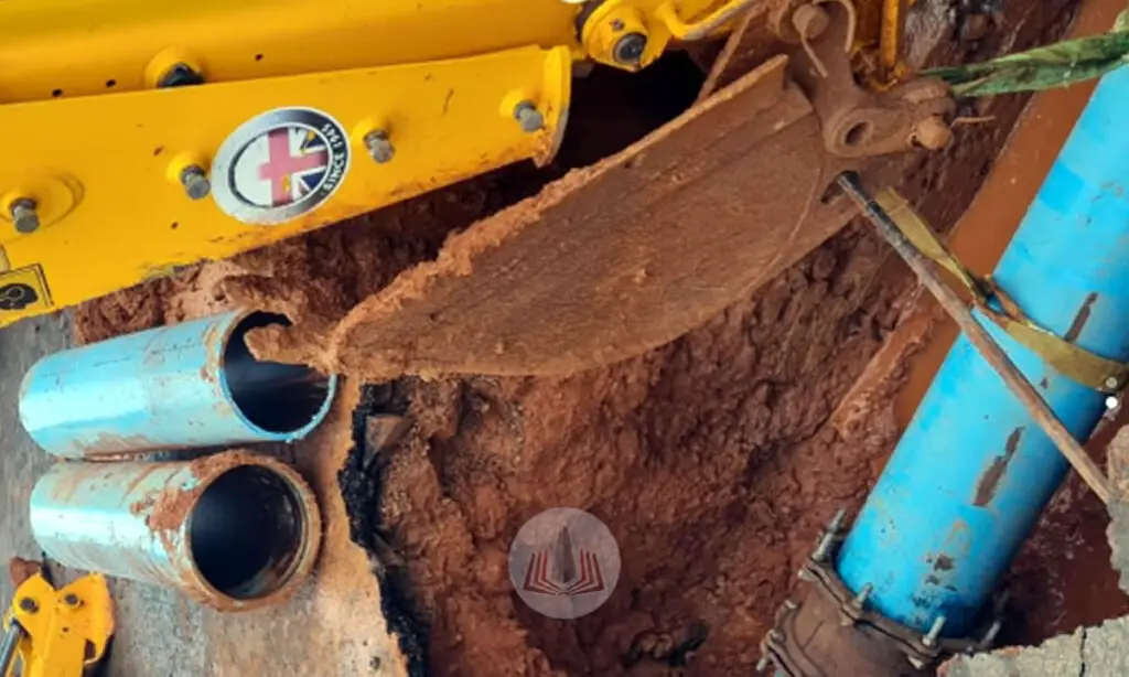 Rompimento de adutora afeta abastecimento de abastecimento de água em Dionísio Cerqueira 2 O rompimento já foi resolvido, contudo a normalização do abastecimento deverá ocorrer ao longo do dia