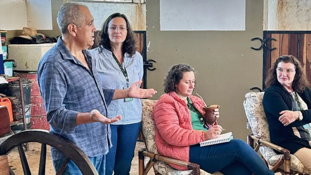 Agricultura alinha ações com a Epagri em reunião na Linha Separação 2 Encontro com Epagri abordou artesanato, meio ambiente e turismo rural com extensionistas de São Miguel do Oeste e Palmitos