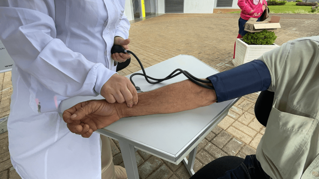 Enfermagem do CETEN e do Hospital realizam ações no Dia Mundial da Saúde no centro de Dionísio Cerqueira 4 crys 15 3