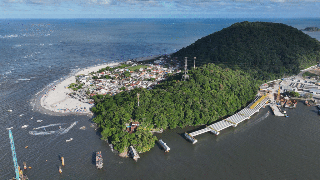 Paraná bate recorde histórico de investimentos no 1º trimestre de 2025 3 Com salto de mais de 208% em seis anos, Paraná atinge marca inédita de R$ 1,27 bilhão investidos entre janeiro e março de 2025, com foco em obras e desenvolvimento