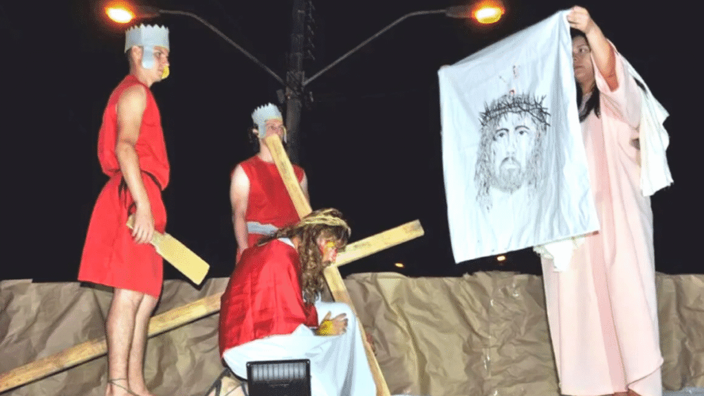 46ª Edição da Via Sacra da Integração acontece nesta sexta-feira, dia 18 2 A procissão que marca a Sexta-Feira Santa percorrerá as ruas da Tri Fronteira em um ato de fé, esperança e carregado de muita emoção