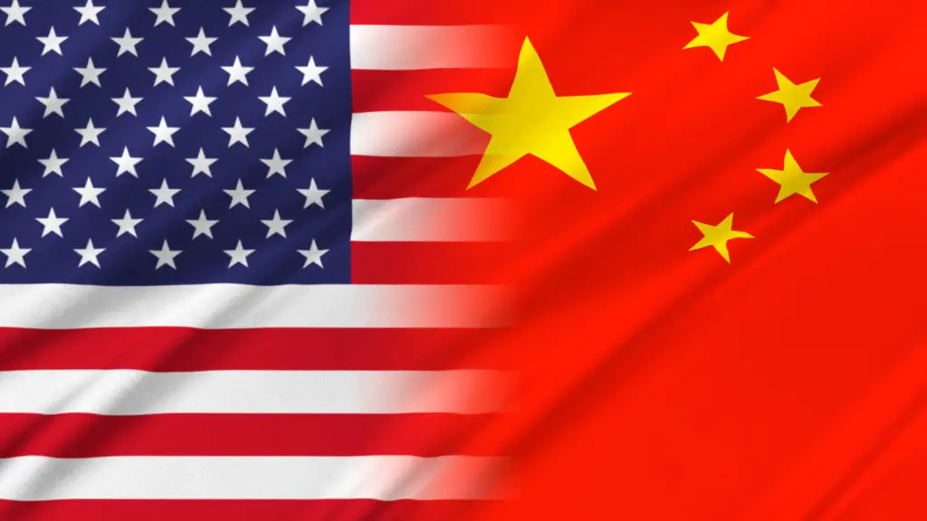 China impõe tarifa de 54% sobre produtos dos EUA e ameaça exportação de terras raras 2 Em resposta às tarifas impostas pelos EUA, a China eleva para 54% os impostos sobre produtos americanos e restringe exportações estratégicas. Entenda como essa medida pode abalar o comércio global