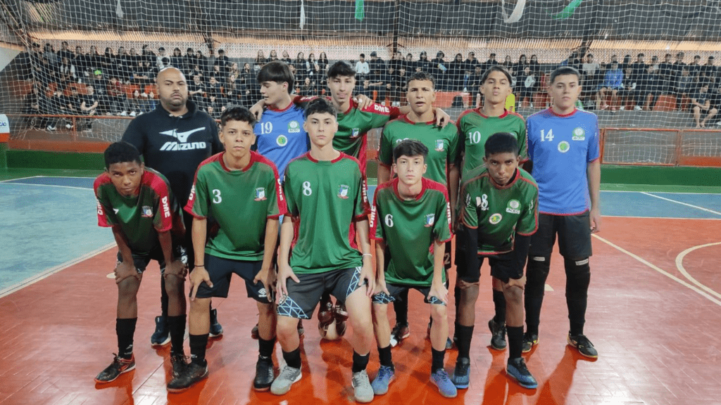 Jogos Escolares movimentam o Ginásio Braga Matte em Barracão 2 crys 36 1