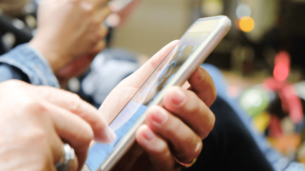 Contribuintes já podem acessar a declaração do Imposto de Renda via celular e e-CAC. Receita Federal amplia informações na versão pré-preenchida.