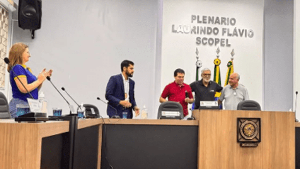 Criação do Conselho Municipal de Políticas Públicas sobre Drogas é discutido na Câmara de Vereadores 2 A iniciativa visa combater o problema crescente do uso de drogas no município, que tem afetado famílias e a juventude local
