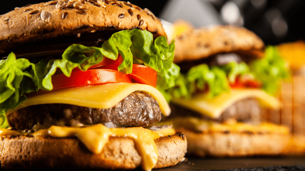 Alimentação influencia o avanço do câncer no pulmão, revela estudo 2 Estudo identifica que dietas ricas em gorduras e carboidratos podem estimular o crescimento do câncer de pulmão do tipo adenocarcinoma