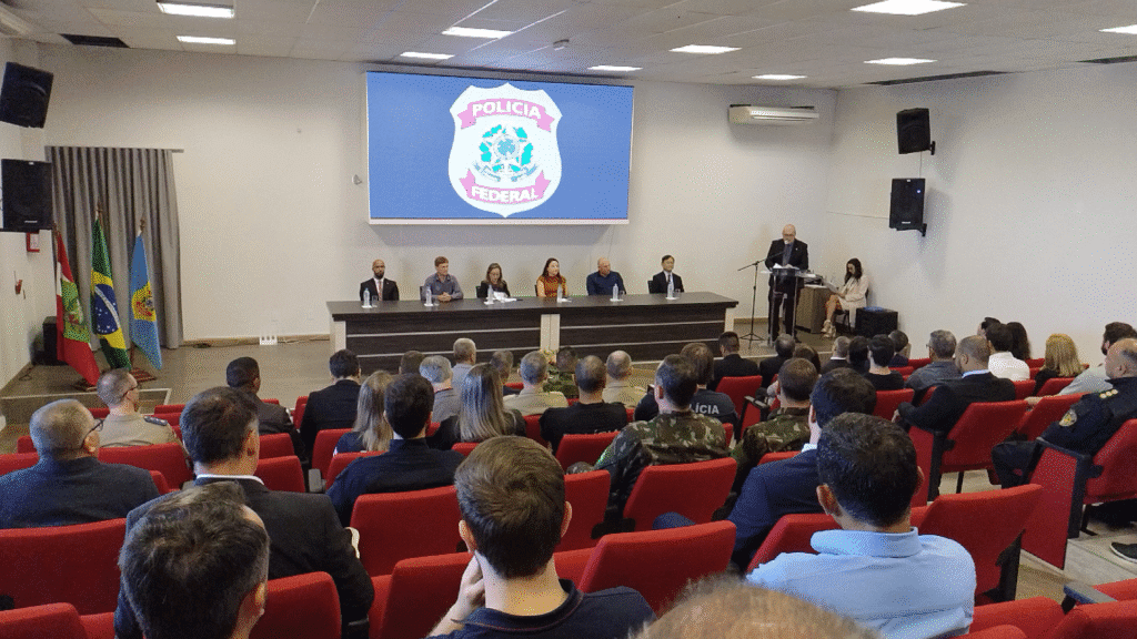 Novo delegado assume a chefia da Polícia Federal de Dionísio Cerqueira 4 crys 9 7