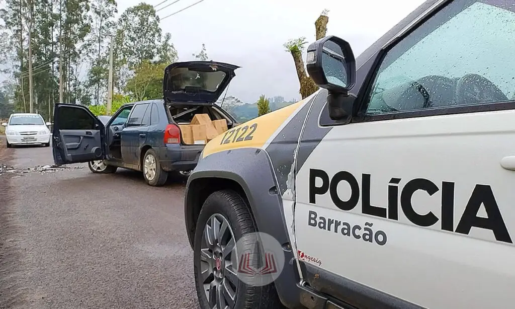 Após acidente motorista abandona veículo carregado com cigarro contrabandeado em Bom Jesus do Sul 3 O acidente ocorreu na Linha Alto Boa Vista, na manhã desta quinta-feira. O motorista fugiu do local e não foi localizado