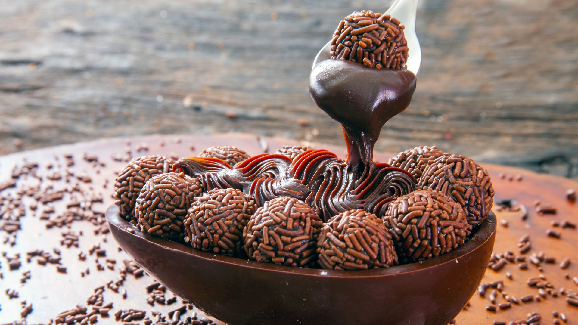 Receita de ovo de Páscoa de colher com brigadeiro