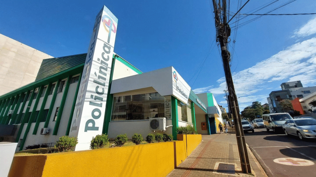 Segundo o boletim, a menina que foi esfaqueada três vezes continua na UTI Neonatal e Pediátrica com quadro estável