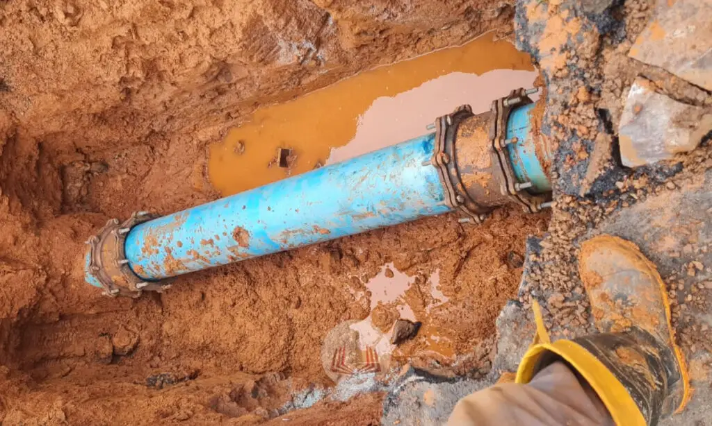 Rompimento de adutora afeta abastecimento de abastecimento de água em Dionísio Cerqueira 3 O rompimento já foi resolvido, contudo a normalização do abastecimento deverá ocorrer ao longo do dia